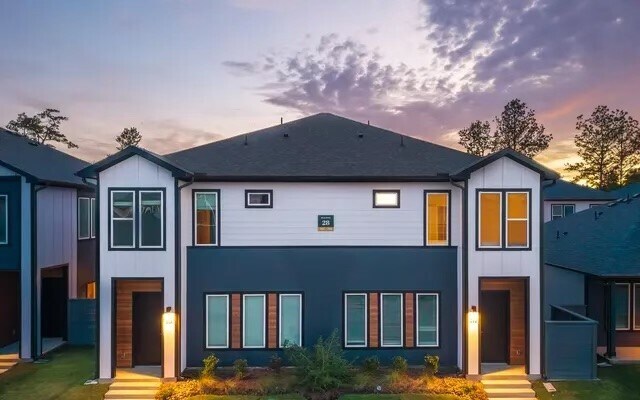 Primary Photo - 33200 Forest W St