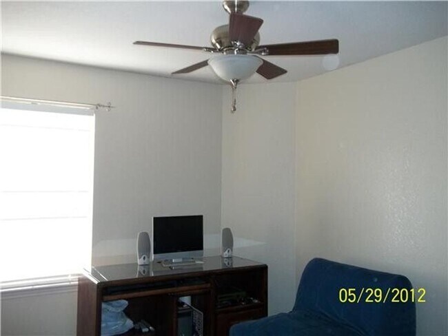 Building Photo - Picadilly Ridge Coming Soon Home (Showings start 5/30 by appt only)