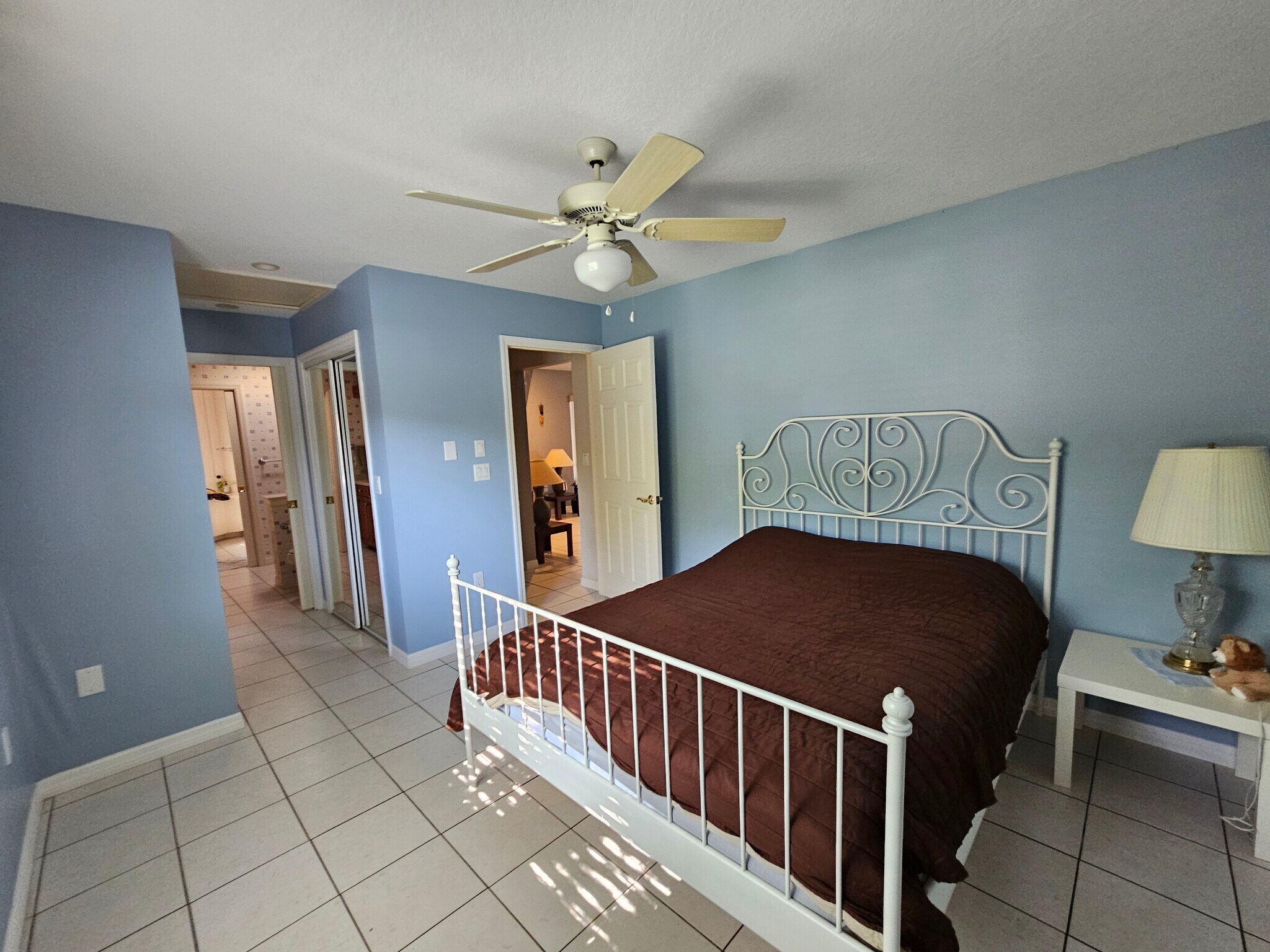 Building Photo - 2210 Bayou Dr