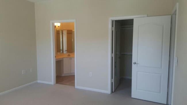 Building Photo - 1017 Farrcroft Way