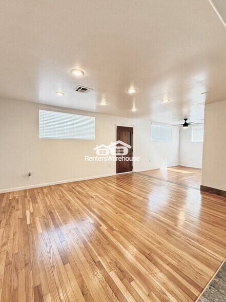 Building Photo - 1201 E Winter Dr