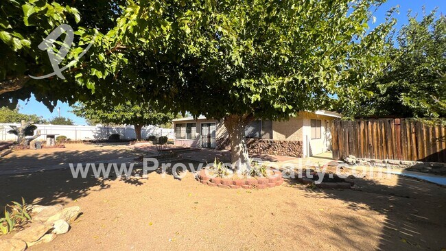 Building Photo - 3 Bed, 2 Bath Hesperia Home!!!