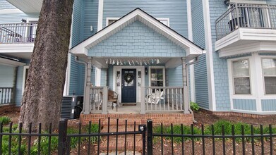 Building Photo - Knoxville 37916 - UT Area – 3 Bedroom Condo Available Now – Walk to Campus! - Call Brad Croisdale...