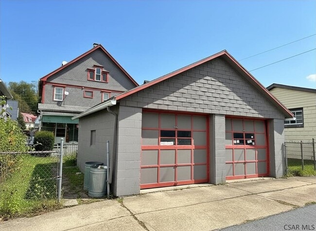 Building Photo - 129 Plainfield Ave
