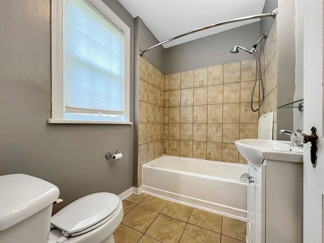 Building Photo - Charming 3-Bedroom Brick Colonial in Edgewood