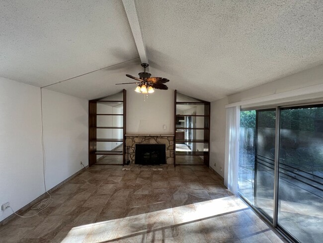 Building Photo - 8224 Canyon Oak Dr