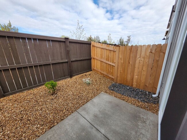 Building Photo - 21181 SE Golden Market Ln