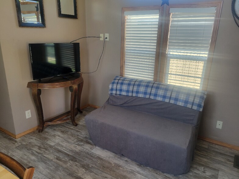 Building Photo - 300 Brushy Creek Ranch Rd