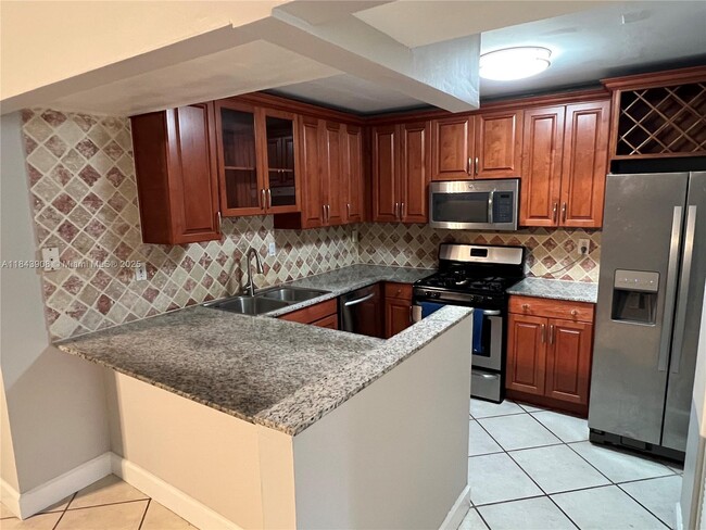 Building Photo - 6914 SW 114th Pl