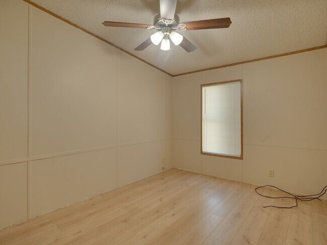Building Photo - 3 Bedroom Single Family Home in Lady Lake
