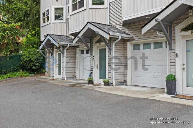Building Photo - 11570 Stone Ave N