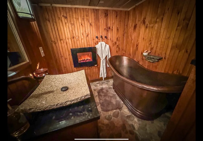 Building Photo - 27 Ann St