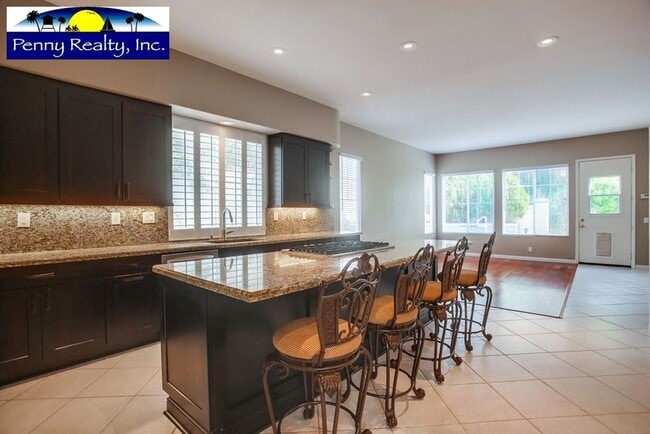 Building Photo - Stunning 4 Bedroom 3.5 Bath Home in the Co...