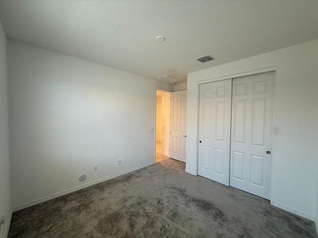 Building Photo - 15744 W Jefferson St