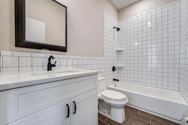 Building Photo - 486 Bramhall Ave