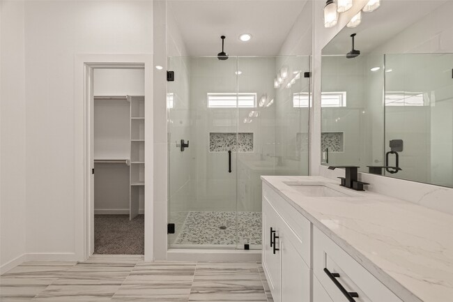 Building Photo - 9332 Waller St