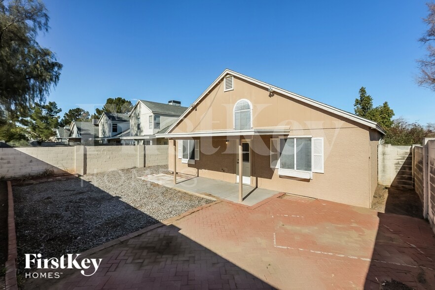 Building Photo - 5039 W Chicago Cir S