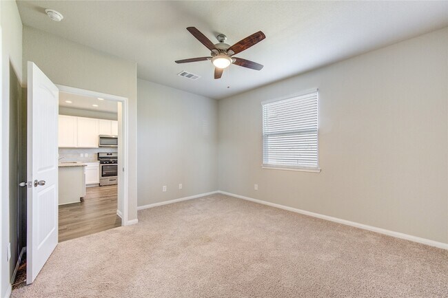Building Photo - 2534 Sturgeon Wy