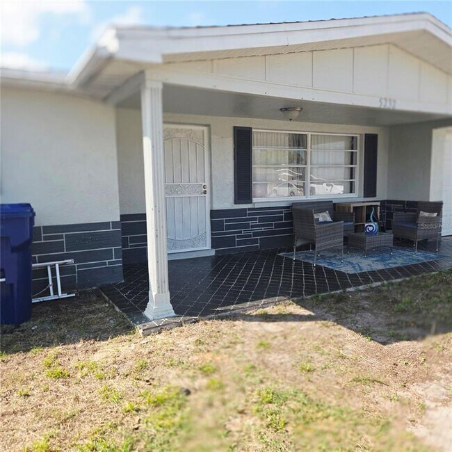 Building Photo - 5232 Sparrow Dr