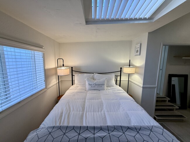 Building Photo - 110 W El Portal