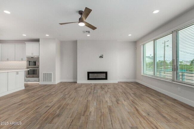 Building Photo - 4525 N 40th St