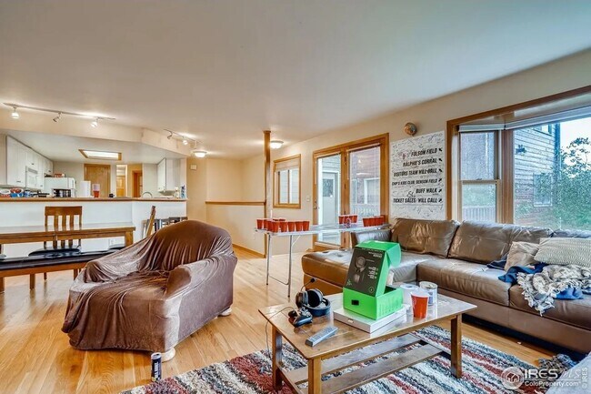 Building Photo - AMAZING LOCATION 3 Bed 2.5 Bath Townhome in Boulder near Campus
