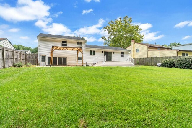 Building Photo - 61 Cornell Dr