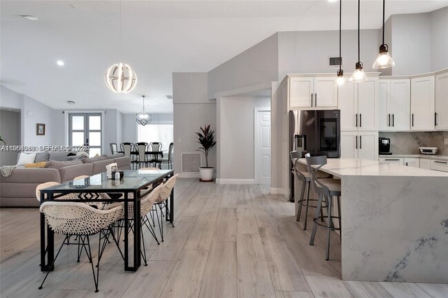 Building Photo - 1800 Water Ridge Dr