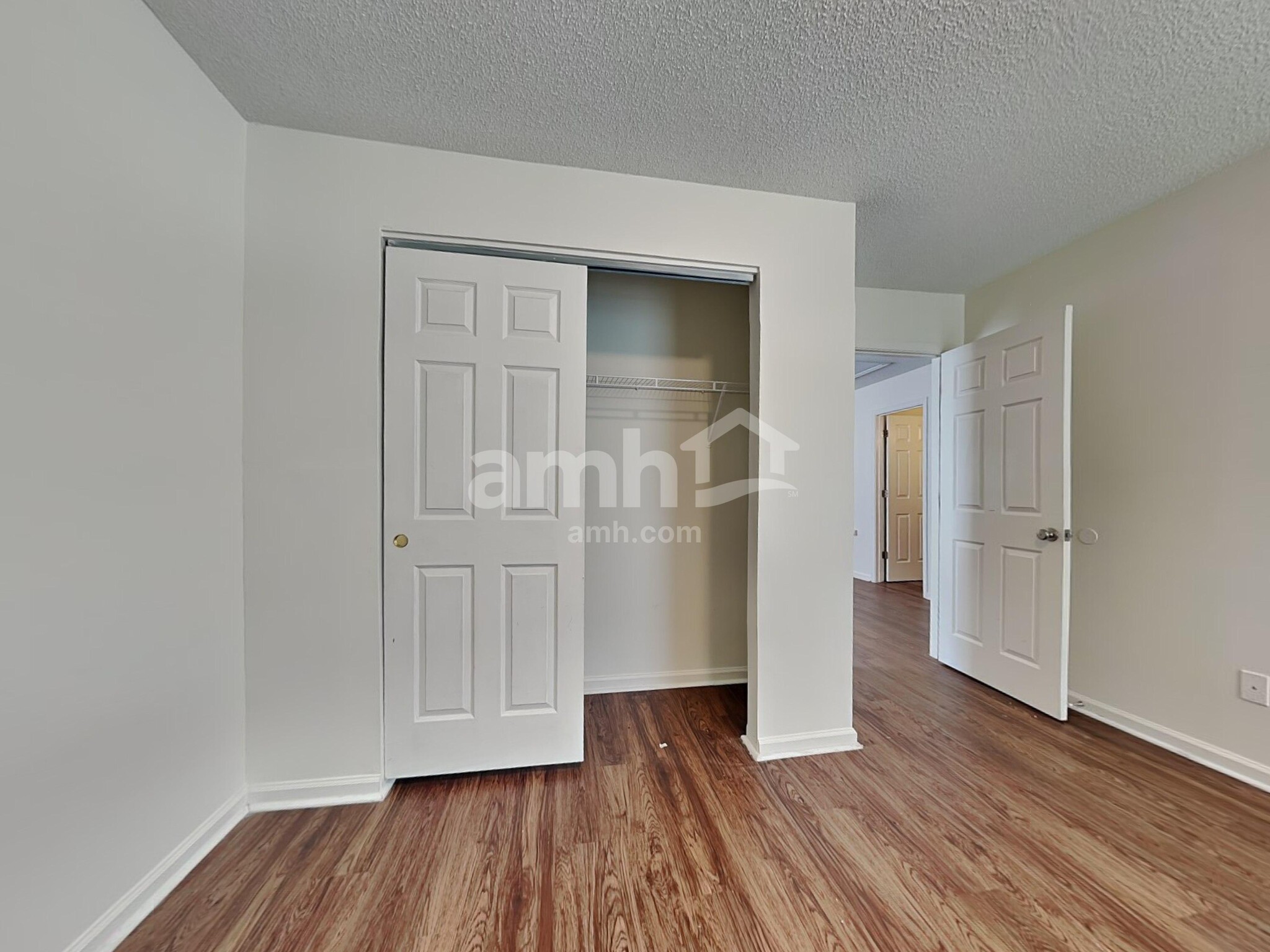 Building Photo - 5057 Thornton Dr