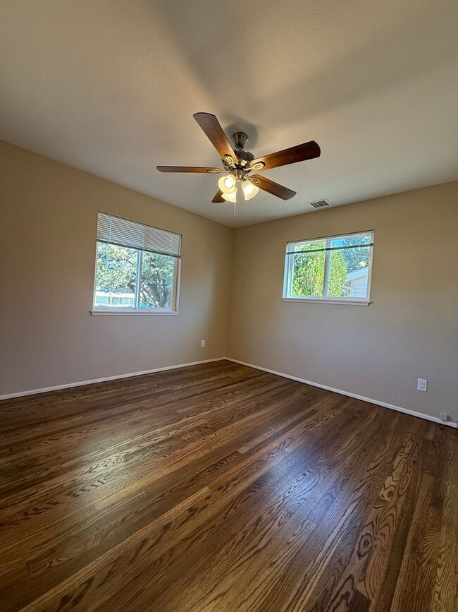 Building Photo - 2 Bedroom, 1 Bath Home in Prescott!