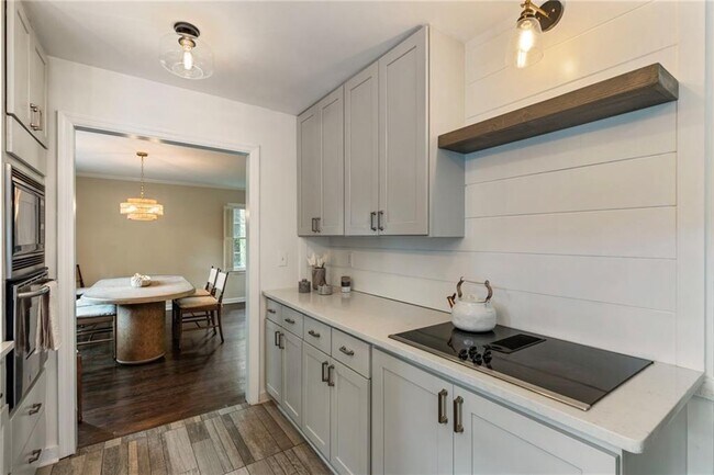 Building Photo - 4243 McClatchey Cir NE