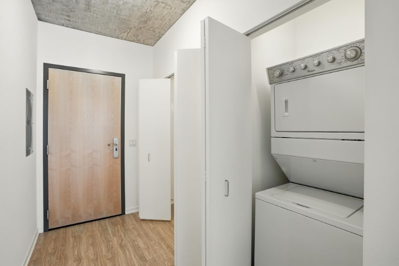 Building Photo - 1369 S Wabash Ave