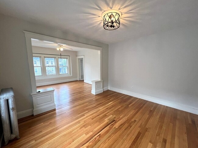 Building Photo - 171 School St