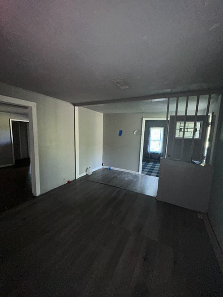 Building Photo - 132 Kinder St