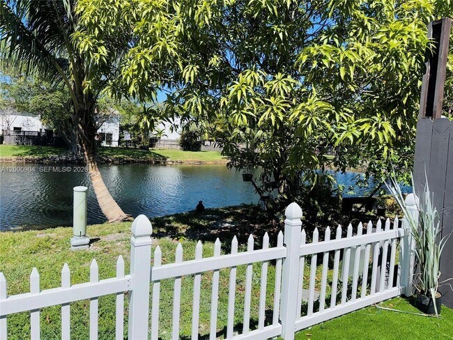 Building Photo - 6970 SW 110th Pl