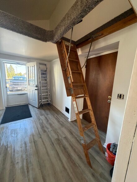 Building Photo - 625 Shelford Rd