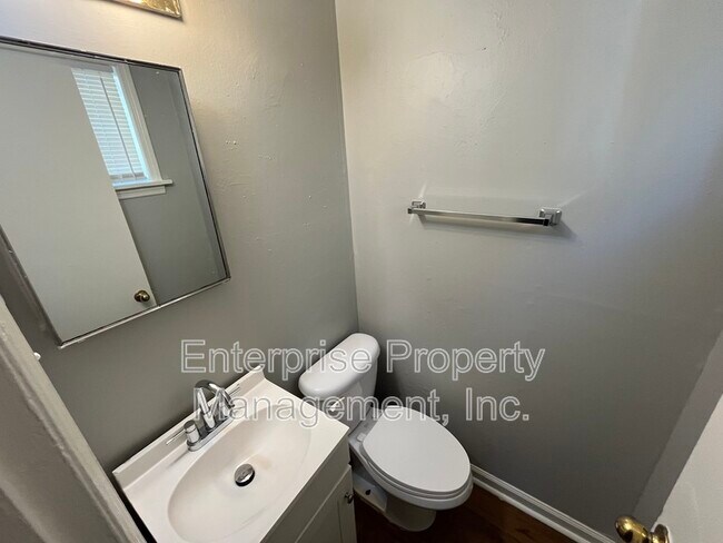 Building Photo - 1041 Railton Rd