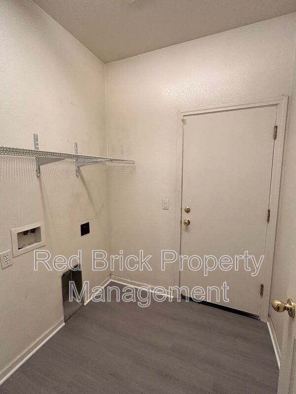 Building Photo - 3577 Santiago Ave