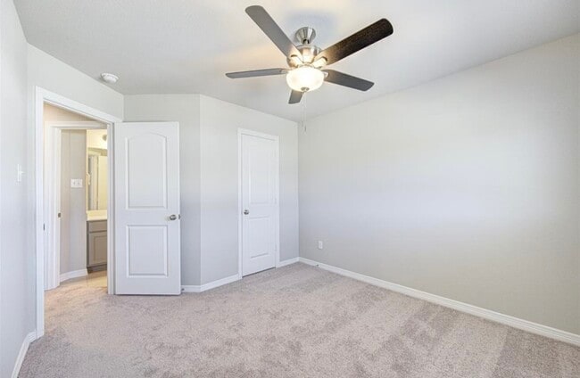 Building Photo - 8006 Scanlan Trce