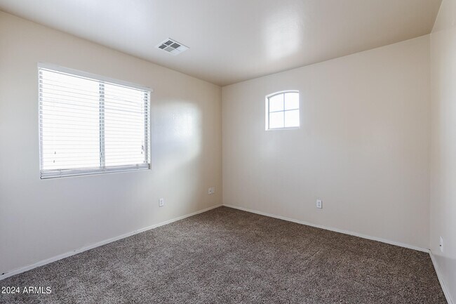 Building Photo - 14944 N 174th Dr