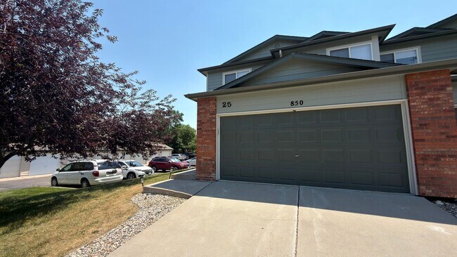 Building Photo - Great Townhome in Fort Collins