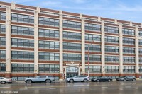 Building Photo - 3963 W Belmont Ave