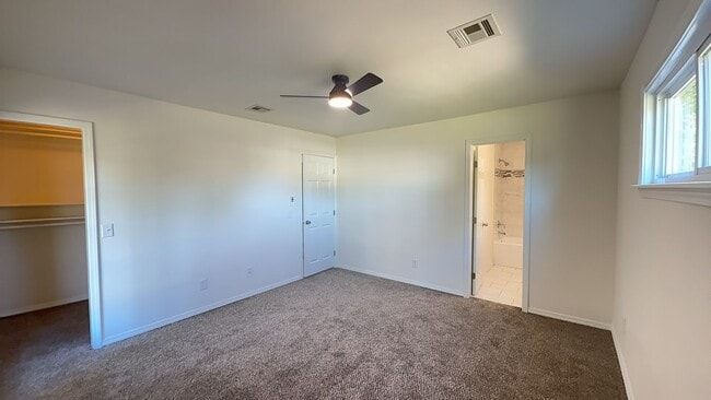 Building Photo - Welcome to your newly remodeled 3bed/2bath...