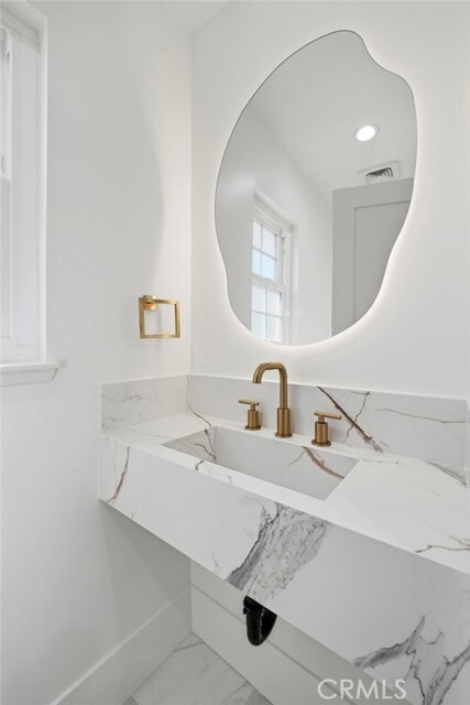 Building Photo - 18584 Redwood Cir