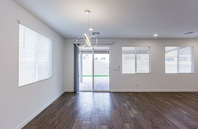 Building Photo - Brand New 4-bedroom Home