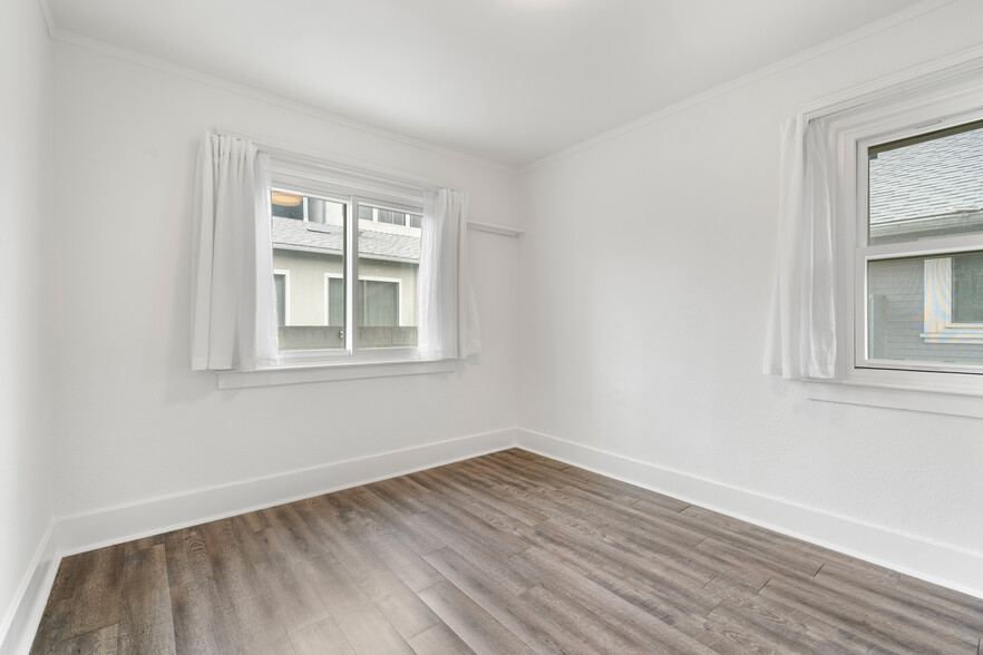 Back Bedroom - 615 S Grevillea Ave