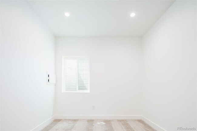 Building Photo - 267 S Jackson St