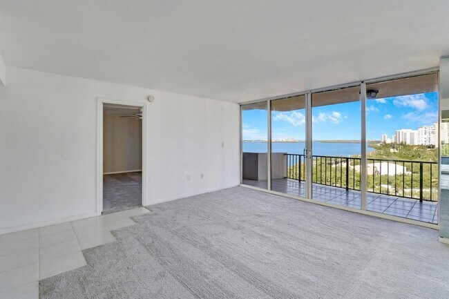 Building Photo - 4200 N Ocean Dr