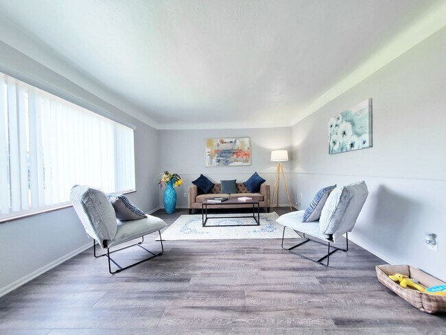 Interior Photo - Smartland Lee-Mustang Apartments