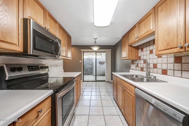 Building Photo - 1001 N Granite Reef Rd